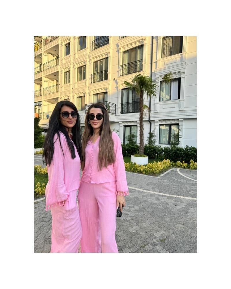 Pembe Püsküllü Takım