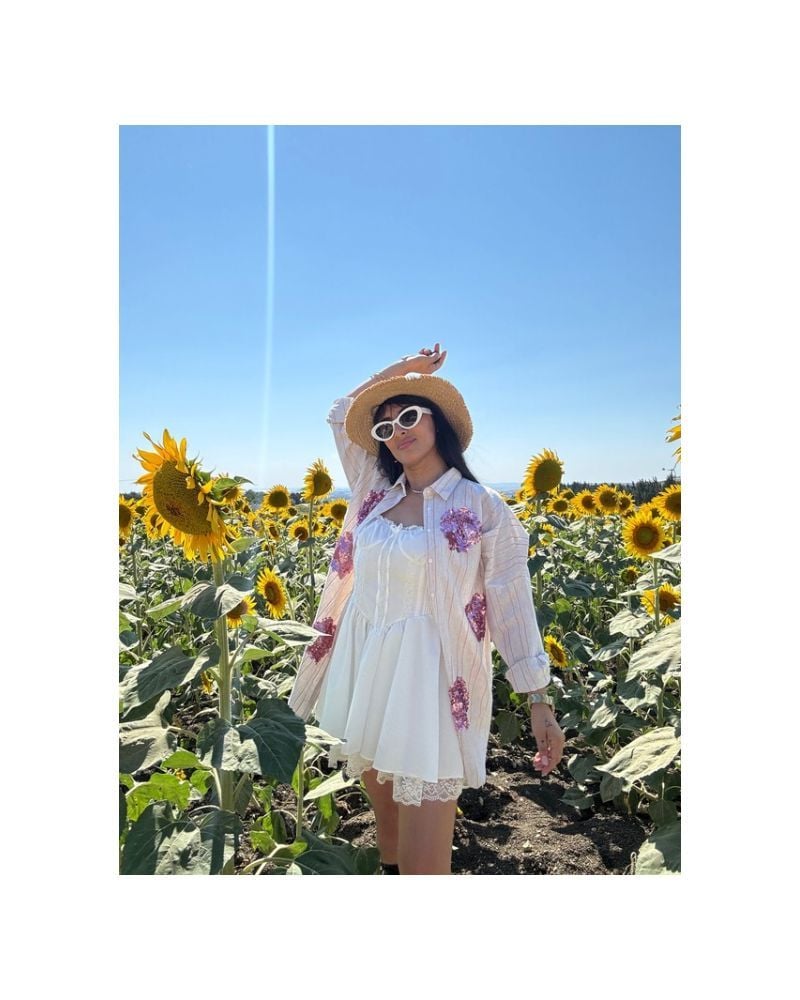 PEMBE İŞLEMELİ GÖMLEK