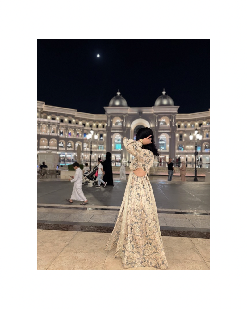 Yırtmaçlı model elbıse