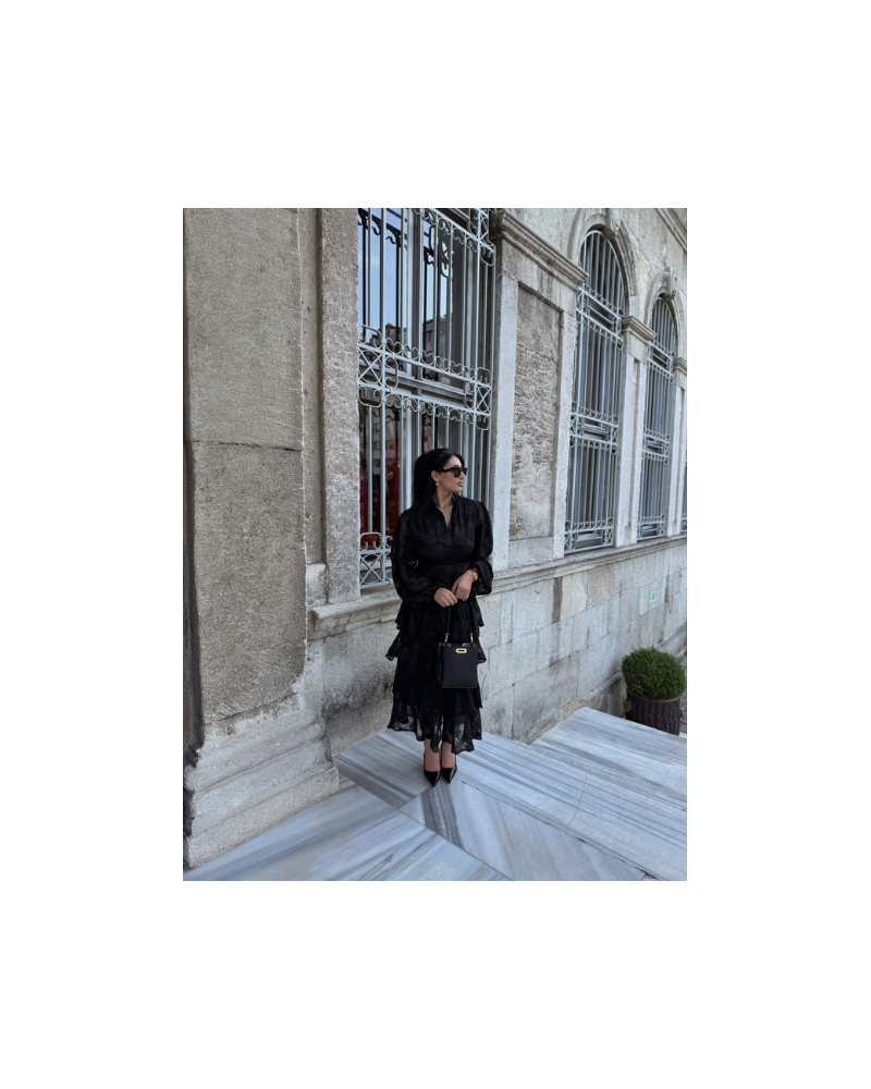 NAKISLI SİYAH KAT KAT ELBISE