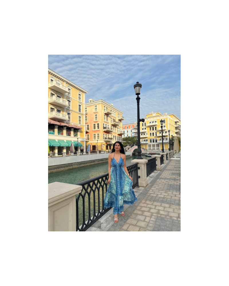 Mavi Sırt Dekolteli Elbise