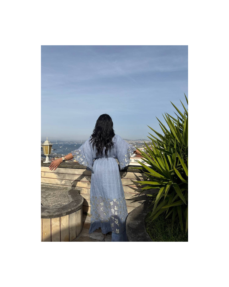 MAVİ GOLD İŞLEMELİ ELBİSE