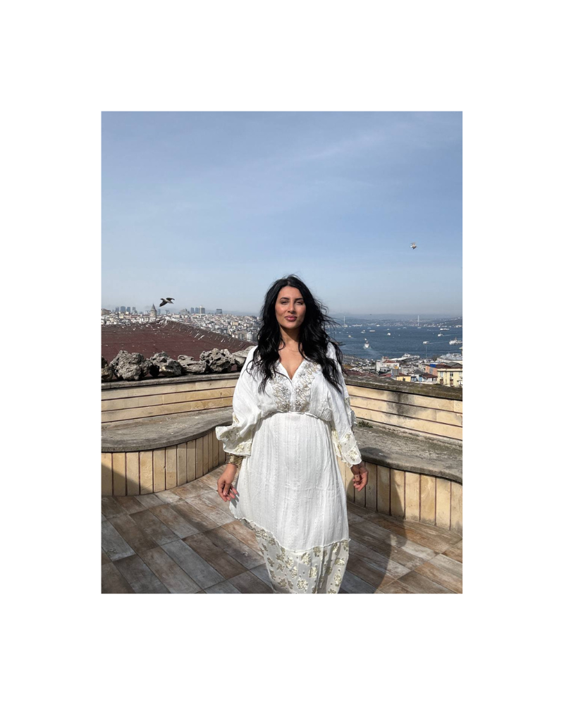 BEYAZ GOLD İŞLEMELİ ELBİSE