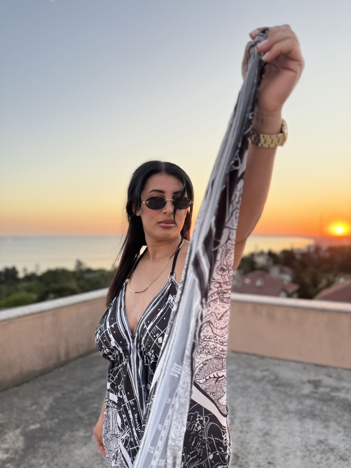 Siyah Beyaz Bağlamalı Taşlı Elbise